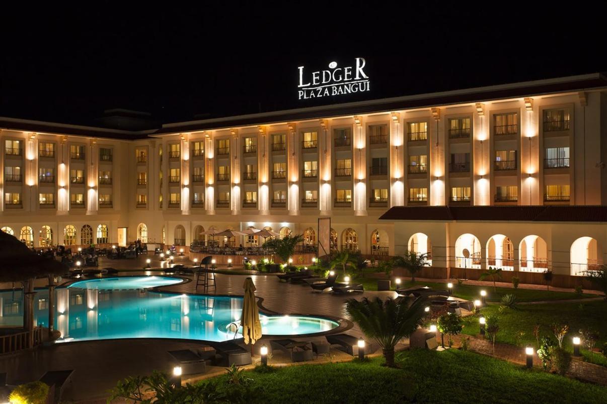 Hotel Ledger Plaza Бангѝ Екстериор снимка