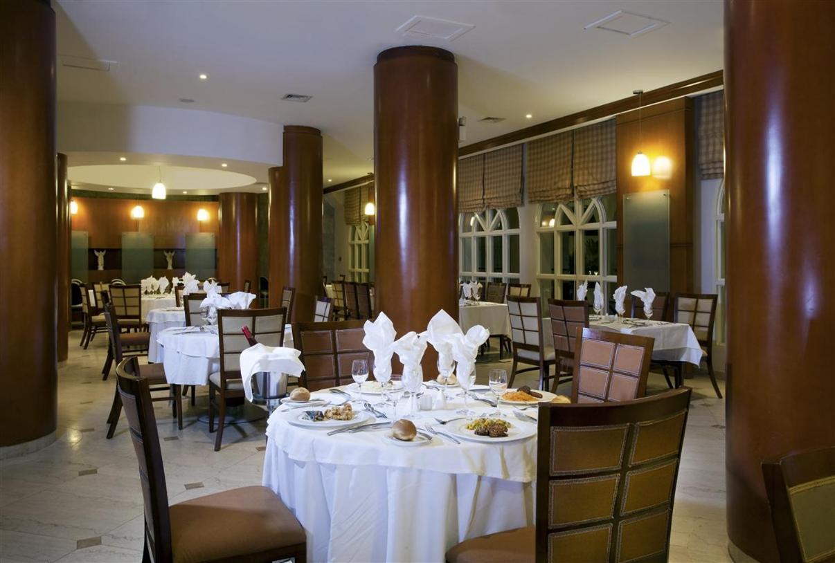 Hotel Ledger Plaza Бангѝ Екстериор снимка