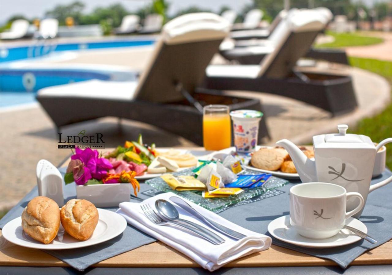 Hotel Ledger Plaza Бангѝ Екстериор снимка